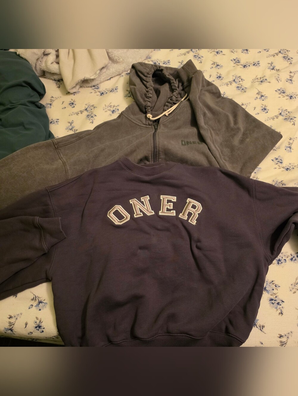 Crewneck And Zip Up Sweaters
